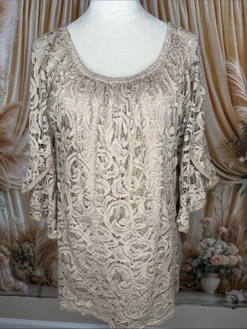 WinWin Taupe Lace Scoop-Neck Blouse